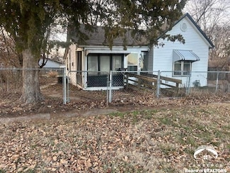 825 NE Strait Ave, Topeka, KS 66616