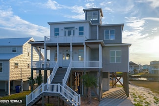 9035 W 9th St, Surf City, NC 28445