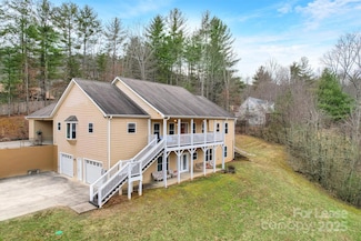 24 Lamplighter Ln, Weaverville, NC 28787