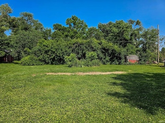 5225 S Southway Dr, Bloomington, IN 47403