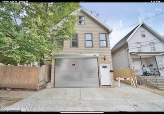 88 Ann St, Staten Island, NY 10302
