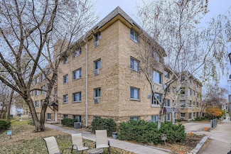 2727 W 43rd St Unit 303, Minneapolis, MN 55410