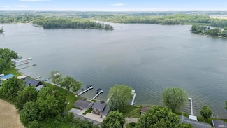 435 E 680 S, Wolcottville, IN 46795