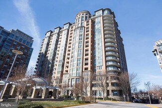 8220 Crestwood Heights Dr Unit 108, McLean, VA 22102