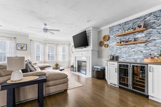 50 Desmoines Rd Unit F2, Quincy, MA 02169