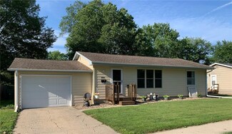 1016 W Washington St, Winterset, IA 50273