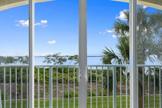 29 Harbour Isle Dr W Unit 203, Fort Pierce, FL 34949
