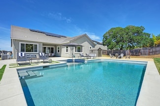5085 Pryor Dr, Rescue, CA 95672