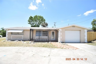 3221 Topp Dr, Holiday, FL 34691