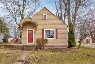 1743 Midland Rd, Bay City, MI 48706