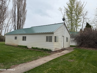 8831&8851 Naches Heights Ave, Tieton, WA 98947