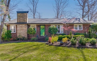 221 N Gordon Dr, Winston Salem, NC 27104