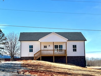 1346 S Coolwell Rd, Madison Heights, VA 24572