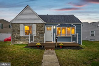 6 Love Ln, Norwood, PA 19074