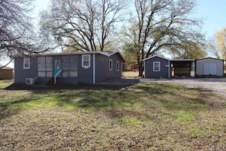 3365 Beach Dr, Vassar, KS 66543