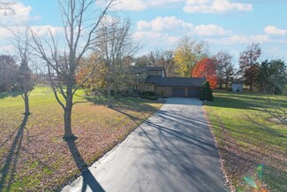164 Manor Ct, Oak Harbor, OH 43449