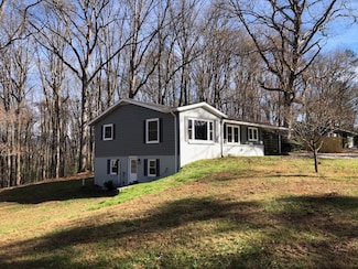 975 Middle Skeenah Rd, Franklin, NC 28734