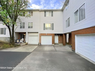 208 Ilyssa Way, Staten Island, NY 10312