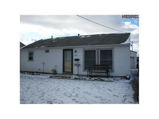 2011 Holland Ct SW, Canton, OH 44706