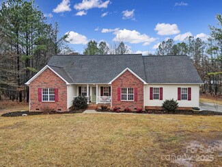 1055 Cedar Hills Ln, Lancaster, SC 29720