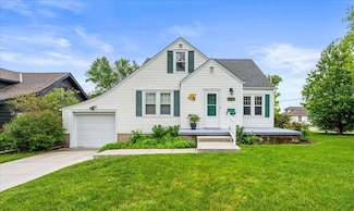 7785 State St, Omaha, NE 68127