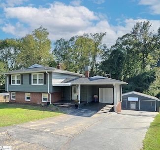 306 Farmington Rd, Greenville, SC 29605