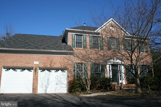 12902 Monroe Manor Dr, Herndon, VA 20171
