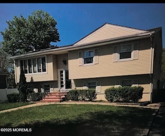 190 Whalepond Rd, Eatontown, NJ 07724