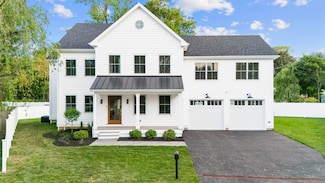 45 Robin Cir, Fairfield, CT 06824