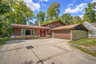 2996 Vincent Rd, Silver Lake, OH 44224