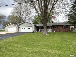 117 Illinois Ave, East Galesburg, IL 61430