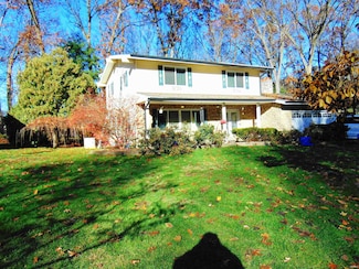 16765 Londonberry Ln, South Bend, IN 46635