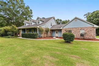 39 Woodridge Ln, Picayune, MS 39466