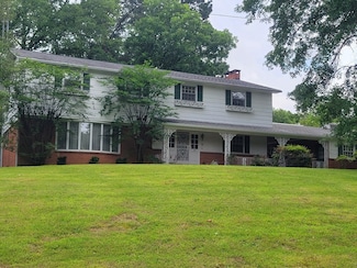 1203 Brentwood St, Paris, TN 38242