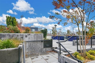 17 W Mercer St Unit 212, Seattle, WA 98119