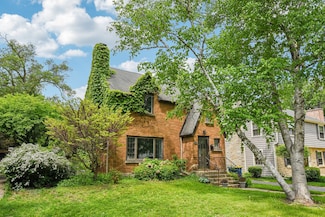 237 Le Grande Blvd, Aurora, IL 60506