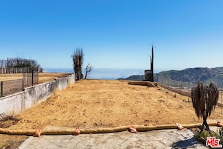 1630 Chastain Pkwy E, Pacific Palisades, CA 90272