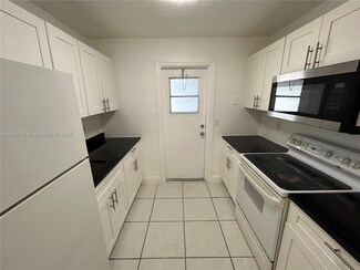 5600 NW 15th St Unit 8, Lauderhill, FL 33313