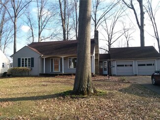 1681 Oakdale Dr NW, Warren, OH 44485