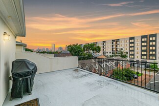 114 Reinerman St, Houston, TX 77007