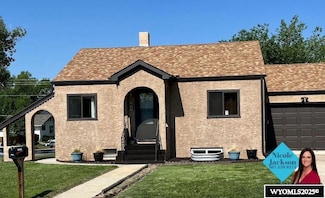 301 11th St, Wheatland, WY 82201