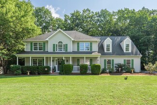 310 Arrowhead Ln, Stuarts Draft, VA 24477