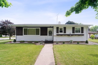 73 S Saint Joseph Ln, Fond Du Lac, WI 54935