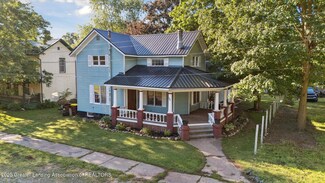 126 E Washington St, Maple Rapids, MI 48853