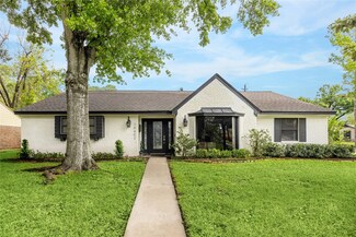 10602 Meadow Lake Ln, Houston, TX 77042
