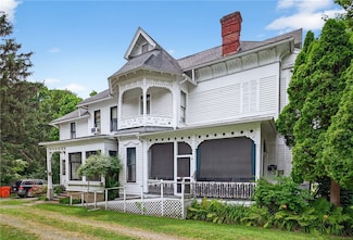 51 Seneca St, Dundee, NY 14837