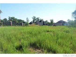 4003 Saint Andrews Ct, Cramerton, NC 28032