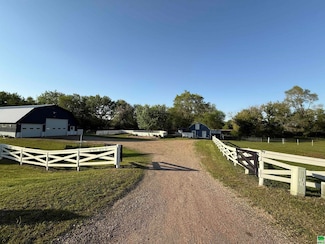 1104 10th St, Hawarden, IA 51023