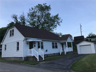 112 Gullette Ln, Weirton, WV 26062
