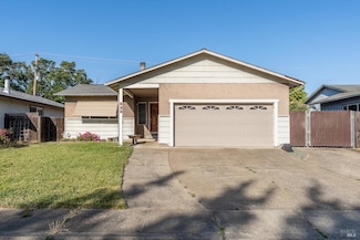 425 Washo Dr, Ukiah, CA 95482